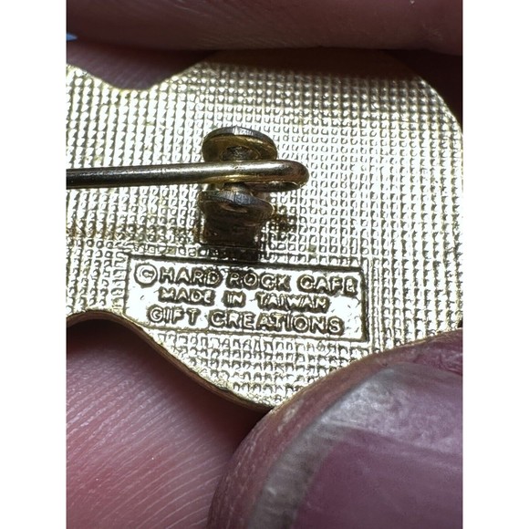 Hard Rock Cafe Les Paul HRC Pin NO CITY Taiwan Bar Clasp 3LT Mesh Back - Picture 3 of 3
